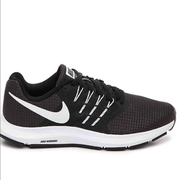 NIKE Run Swift running shoe. - Picture 5 of 7